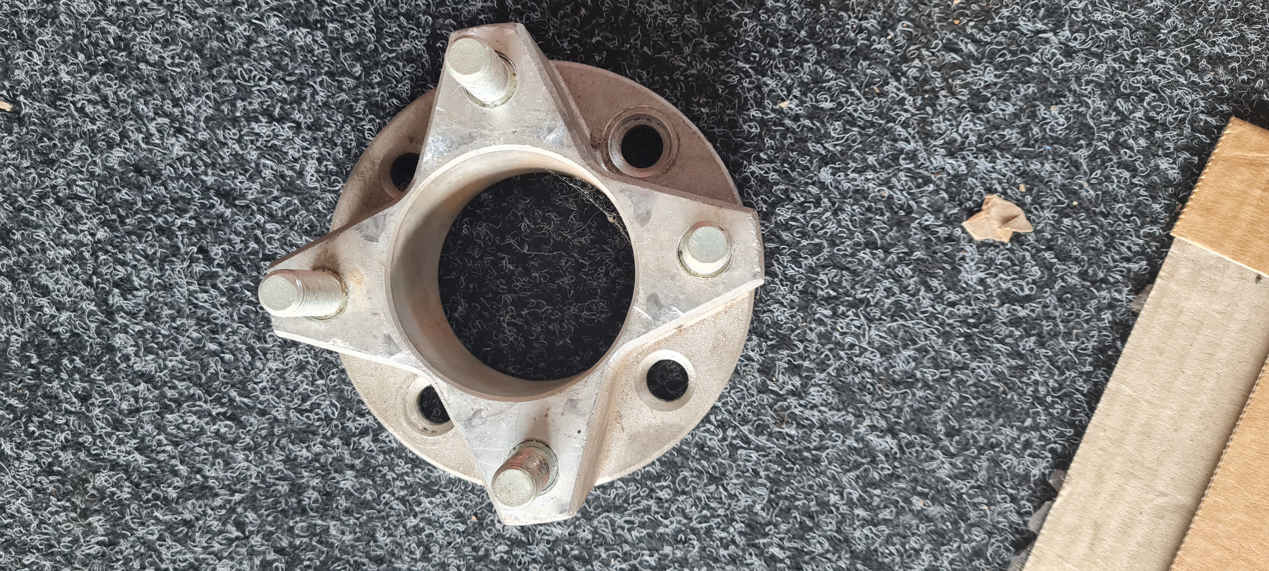 Golf cart hub and 4-bolt bearing plate